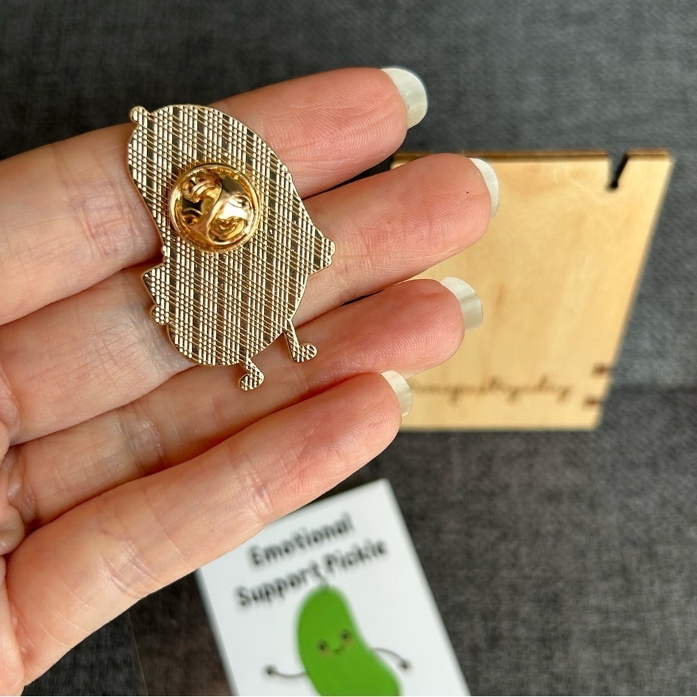 POSITIVE PICKLE Brooch Pin + Affirmation Card Set, Green, Gold - Picture 4 of 17